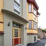 Apartment Brand New, Cozy And Quiet 1 Bedroom Apartment, Free Parking