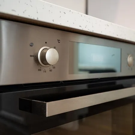 Brand New, Cozy And Quiet 1 Bedroom Apartment, Free Parking Apartament *