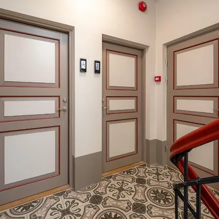 Apartment Brand New, Cozy And Quiet 1 Bedroom Apartment, Free Parking
