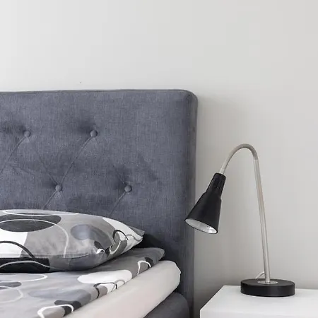 Apartament Brand New, Cozy And Quiet 1 Bedroom Apartment, Free Parking *