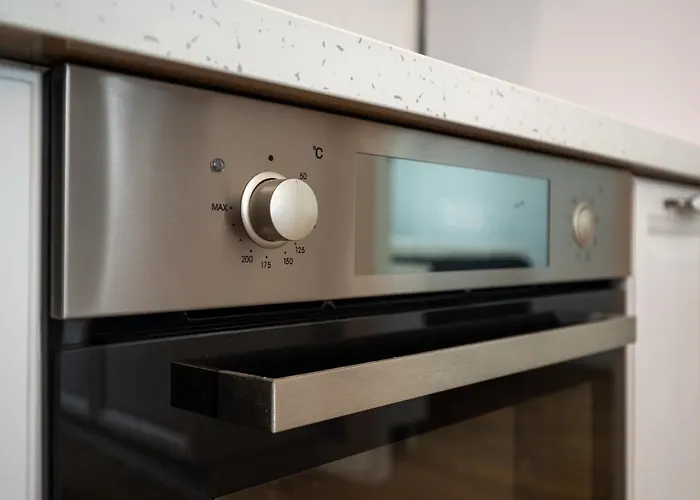 Brand New, Cozy And Quiet 1 Bedroom Apartment, Free Parking Apartment *