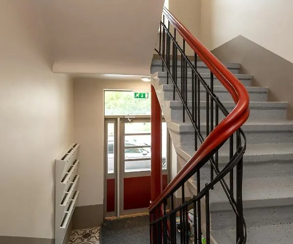 Brand New, Cozy And Quiet 1 Bedroom Apartment, Free Parking Apartment *