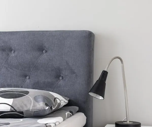 アパート Brand New, Cozy And Quiet 1 Bedroom Apartment, Free Parking *