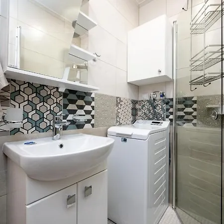 Brand New, Cozy And Quiet 1 Bedroom Apartment, Free Parking تالين