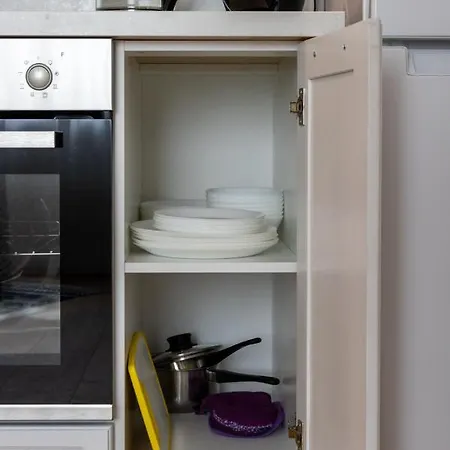 Brand New, Cozy And Quiet 1 Bedroom Apartment, Free Parking شقة *