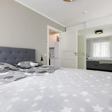 Brand New, Cozy And Quiet 1 Bedroom Apartment, Free Parking شقة *
